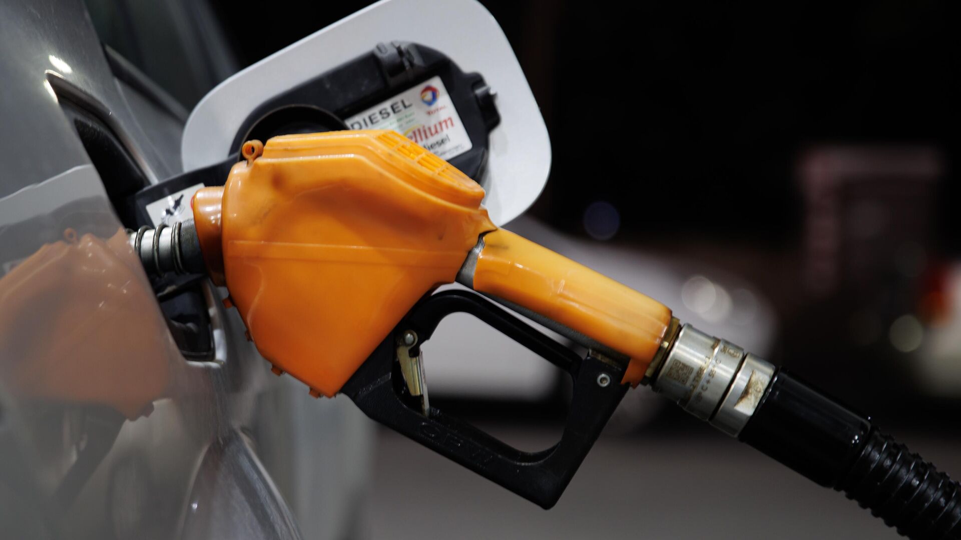 benzin-ve-motorine-buyuk-zam-geliyor-akaryakit-fiyatlari-pes-pese-degisecek-LQXsAzD9.jpg